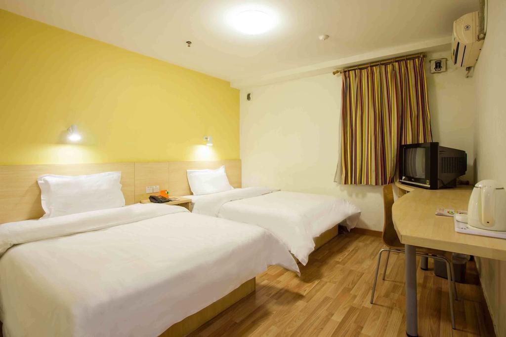 7Days Inn Nanchang North Railway Station Square Ruang foto