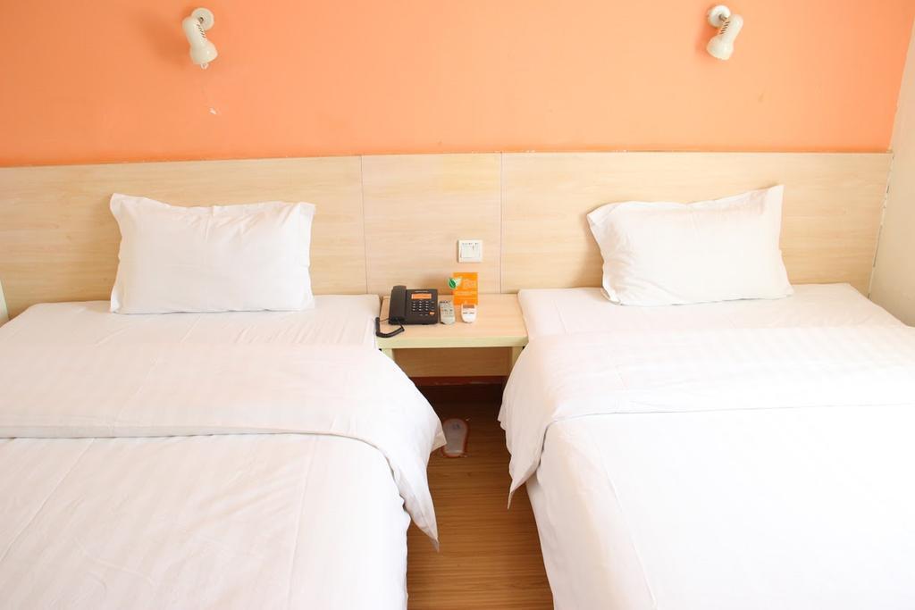 7Days Inn Nanchang North Railway Station Square Bagian luar foto