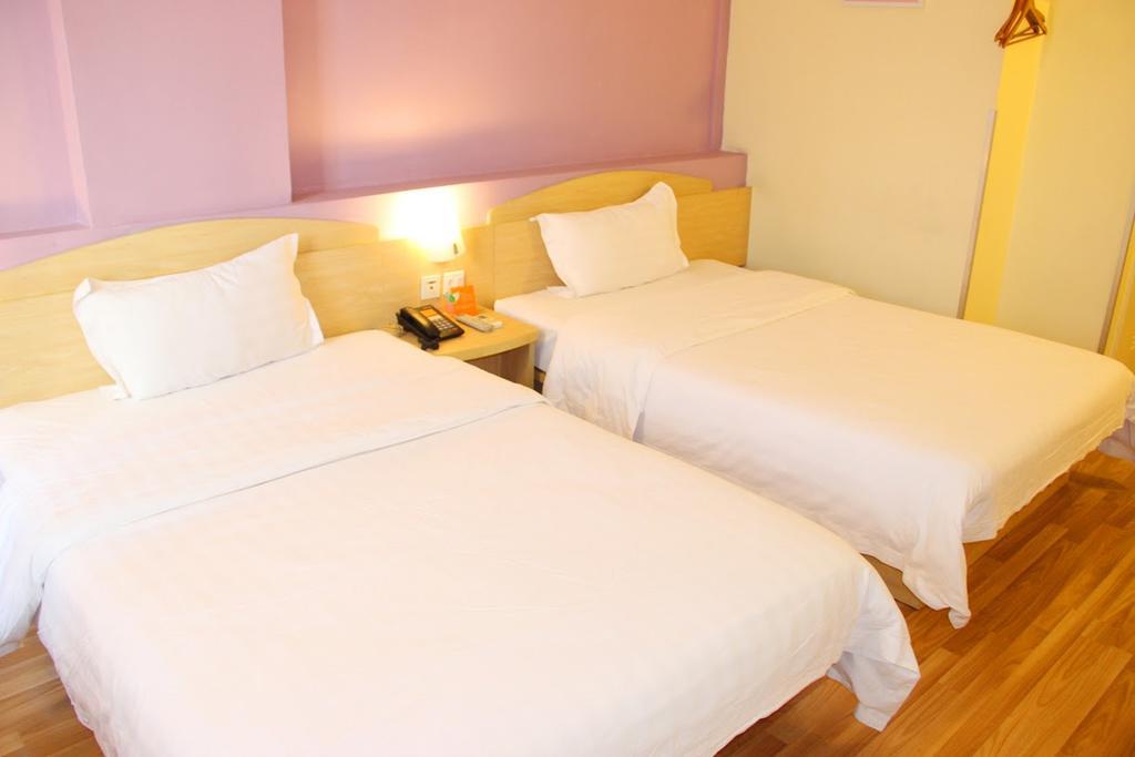 7Days Inn Nanchang North Railway Station Square Bagian luar foto
